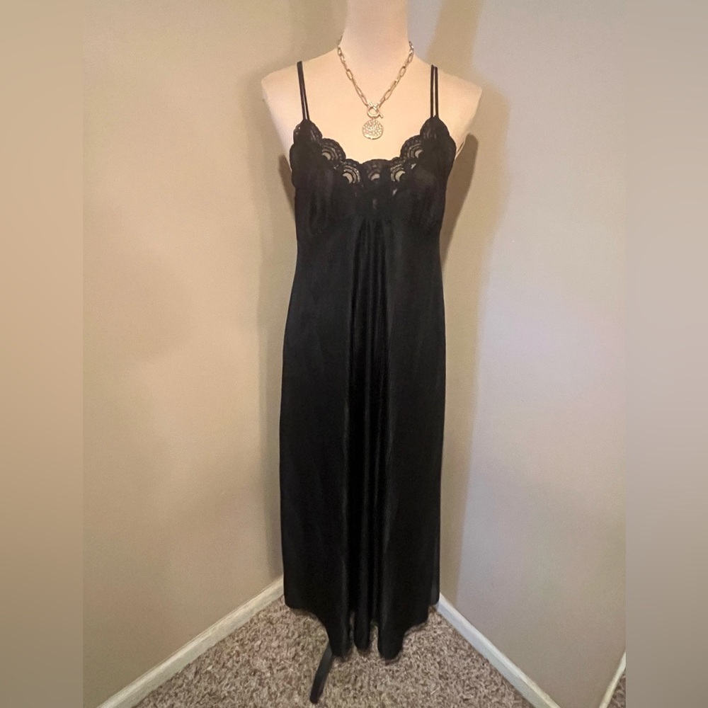 Vintage Lorraine Elegant Black Lace Detail Nightgown Sip Dress, size small